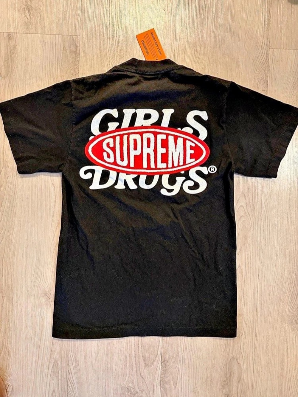 Girls are drugs Short Sleeve Graphic Tee in Black Size Small NWT